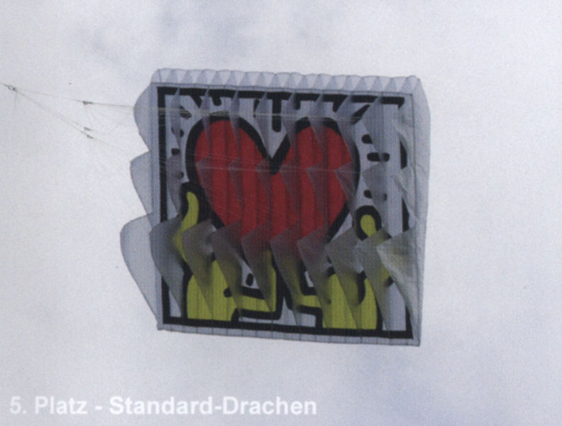 Datei:Hoch Hinaus 2004-3 Drachenmeisterschaft 18.jpg