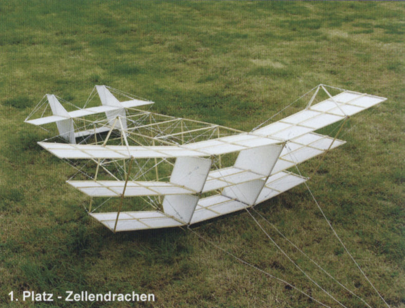 Datei:Hoch Hinaus 2004-3 Drachenmeisterschaft 11.jpg