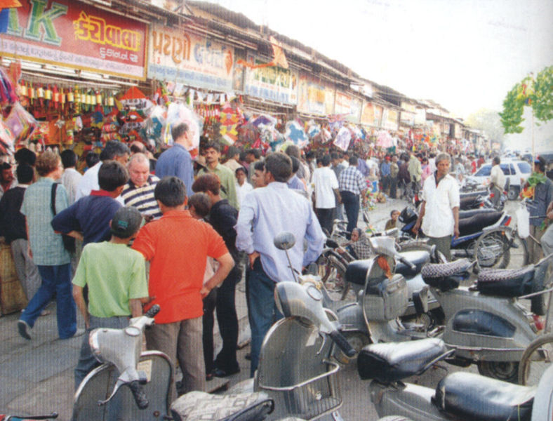 Datei:Hoch Hinaus 2005-1 Ahmedabad 04.jpg