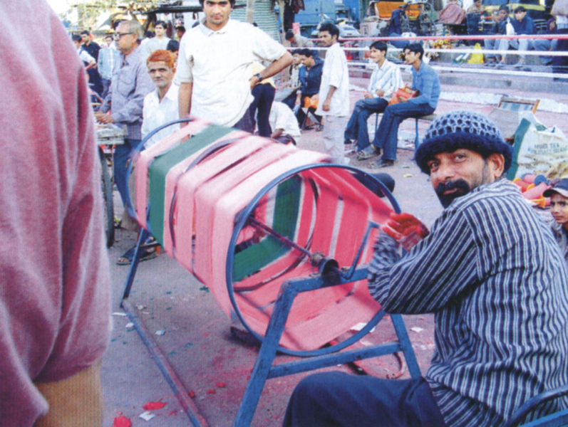 Datei:Hoch Hinaus 2005-1 Ahmedabad 01.jpg