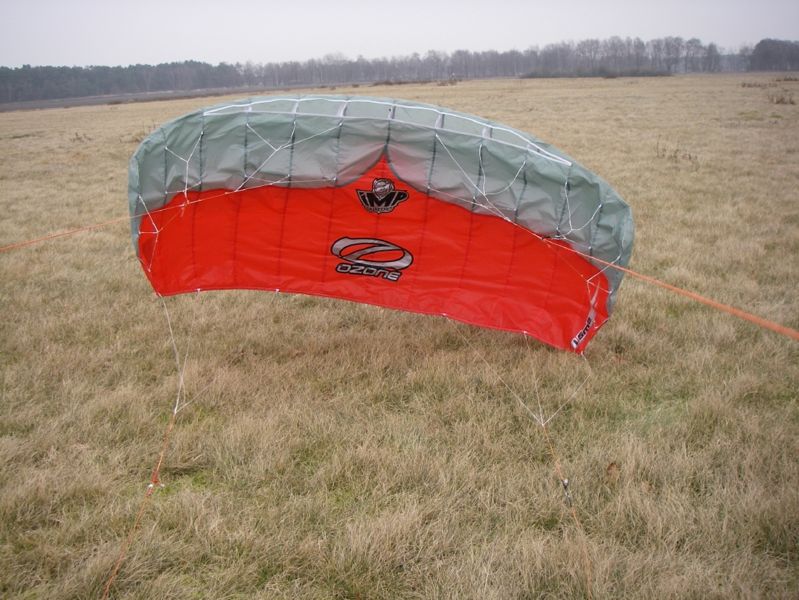 Datei:Ozone IMP Quattro 1,5m².jpg